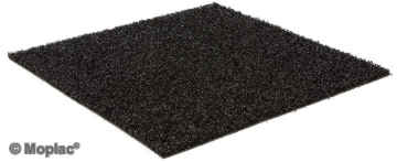 ERBA NERA - Prato sintetico colorato nero  Spessore totale di 7 mm, filati arricciati. Ottimo prodotto per quanti desiderino una moquette nera tipo pratino